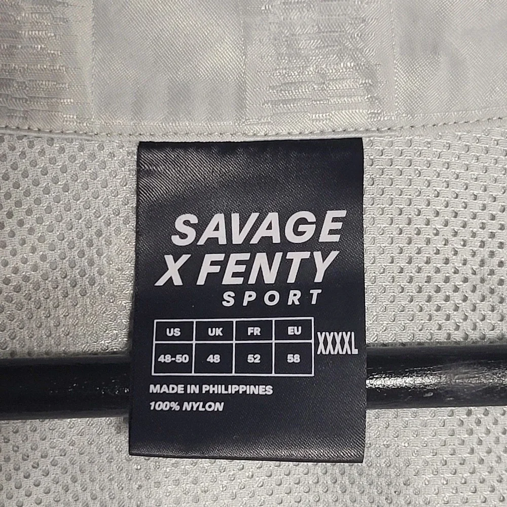 Savage X Fenty Sport Unisex Shiny Silver Angel White Changeover Jacket Size 4XL